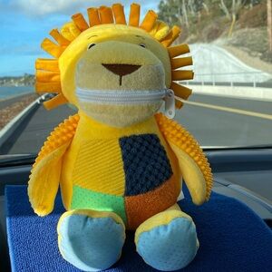 ANIMAL ADVENTURE 2023 “ZippyDude Lion Learning Toy” Size 9.5” Yellow Zipper NWOB